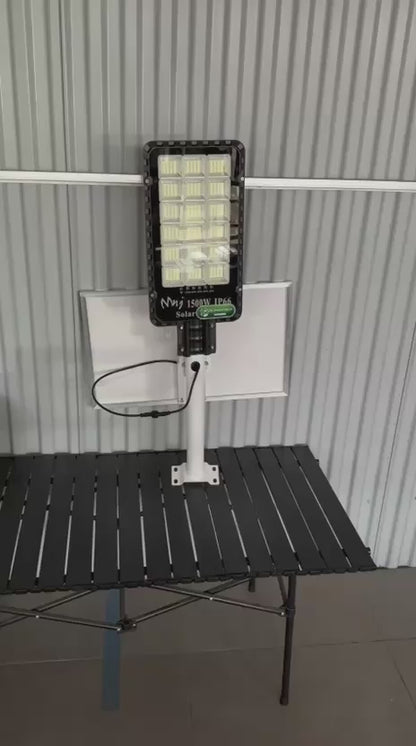 Foco Solar LED 1500W IP66 | Panel Solar Incluido  | Chile